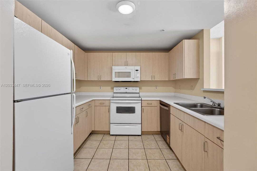 В аренду: $2,350 (1 спален, 1 ванн, 784 Квадратных фут)