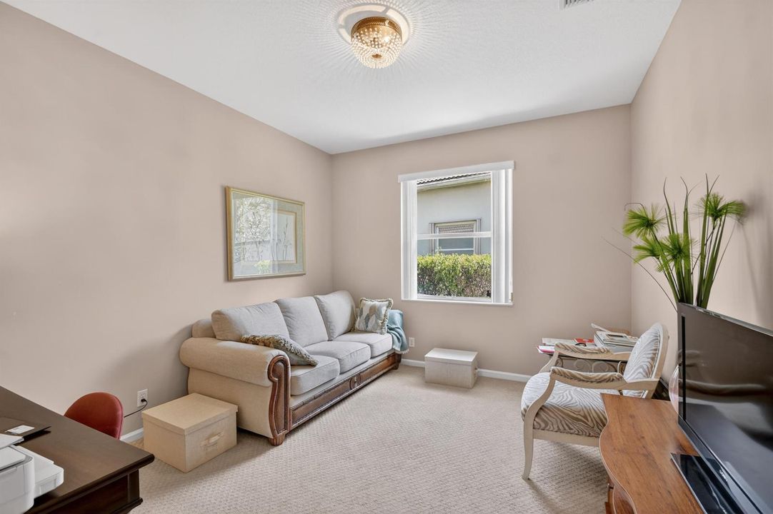 Den/Guestroom