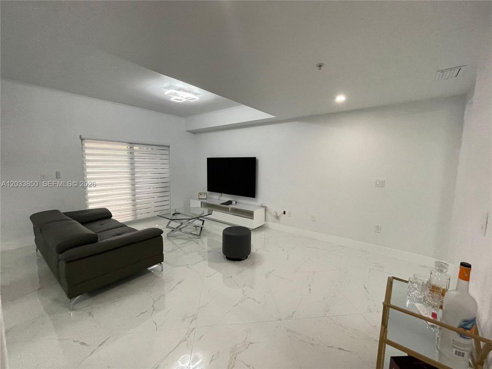 For Sale: $440,000 (3 beds, 2 baths, 1256 Square Feet)