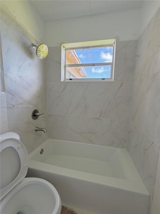 For Rent: $3,200 (4 beds, 2 baths, 1394 Square Feet)