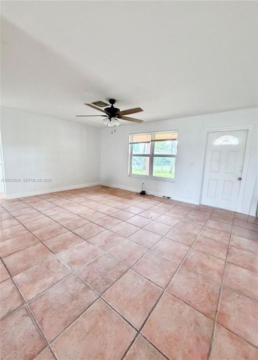 For Rent: $3,200 (4 beds, 2 baths, 1394 Square Feet)