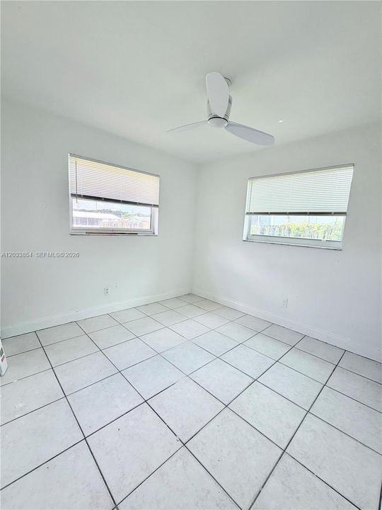 For Rent: $3,200 (4 beds, 2 baths, 1394 Square Feet)