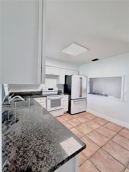 For Rent: $3,200 (4 beds, 2 baths, 1394 Square Feet)