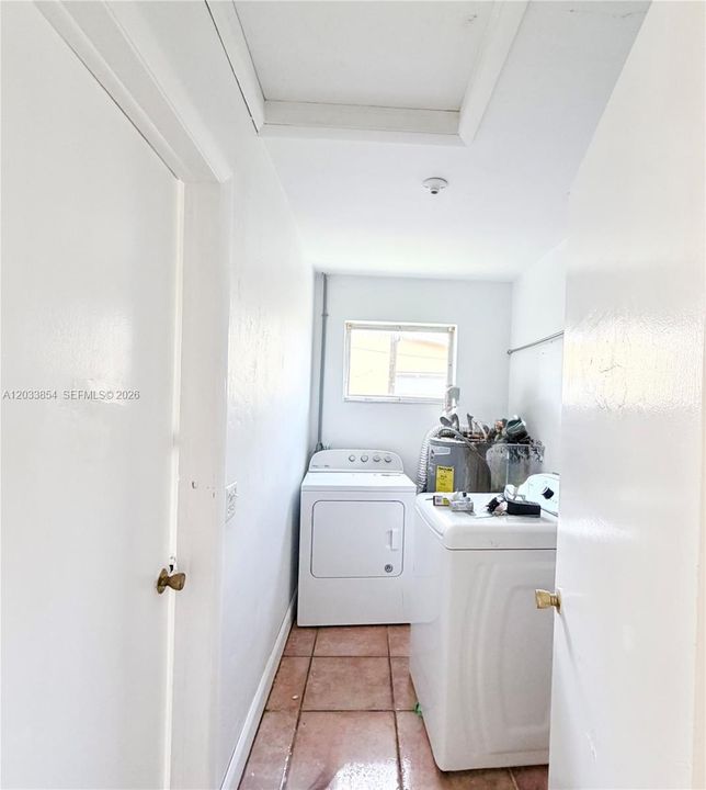 For Rent: $3,200 (4 beds, 2 baths, 1394 Square Feet)