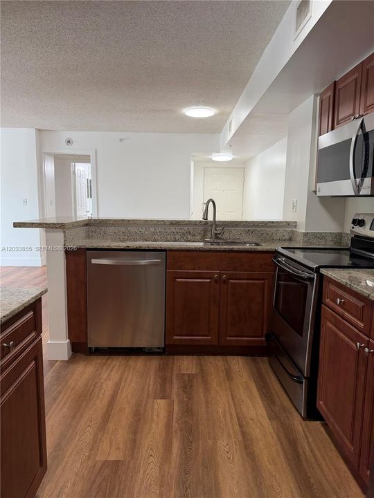 For Rent: $2,700 (3 beds, 2 baths, 1314 Square Feet)