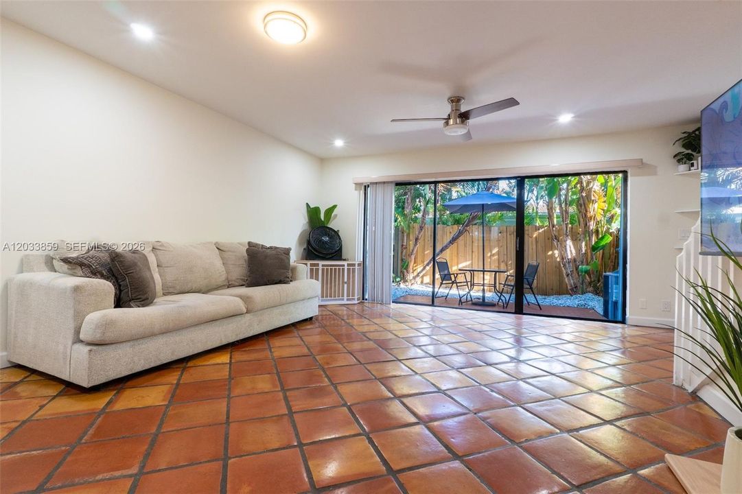 : $410,000 (2 camas, 2 baños, 1257 Pies cuadrados)