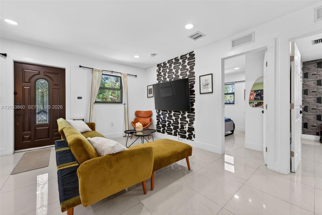 For Sale: $455,000 (3 beds, 2 baths, 1268 Square Feet)