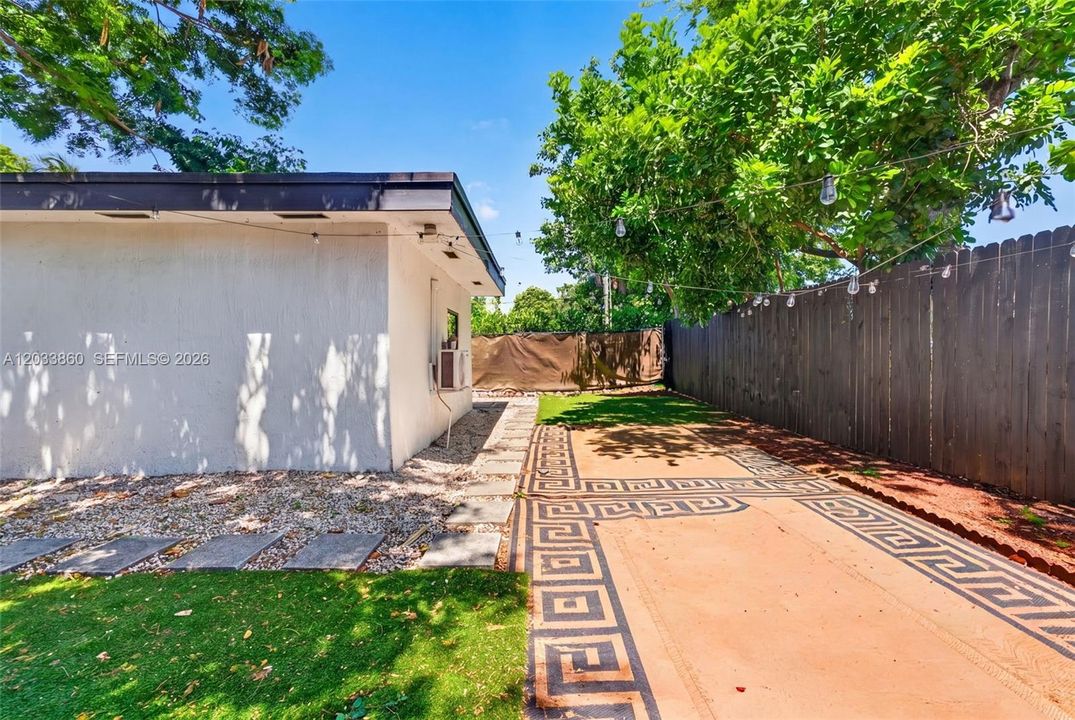 For Sale: $455,000 (3 beds, 2 baths, 1268 Square Feet)