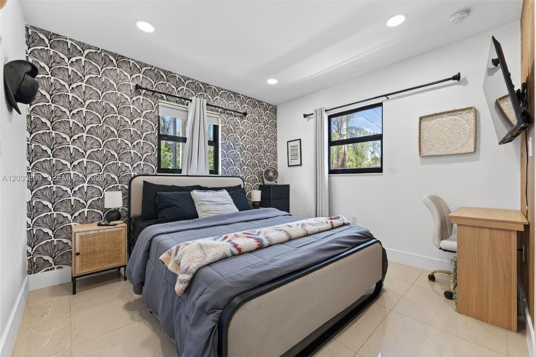 For Sale: $455,000 (3 beds, 2 baths, 1268 Square Feet)
