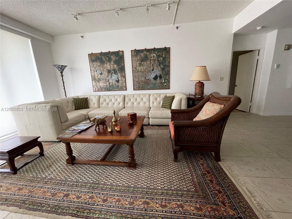 For Rent: $6,500 (2 beds, 2 baths, 1546 Square Feet)