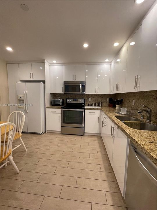 For Rent: $6,500 (2 beds, 2 baths, 1546 Square Feet)