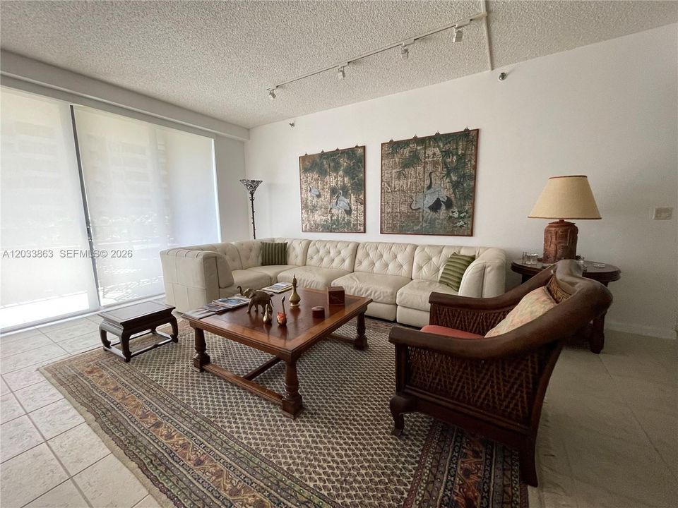 For Rent: $6,500 (2 beds, 2 baths, 1546 Square Feet)