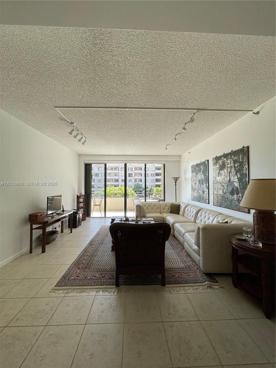 For Rent: $6,500 (2 beds, 2 baths, 1546 Square Feet)
