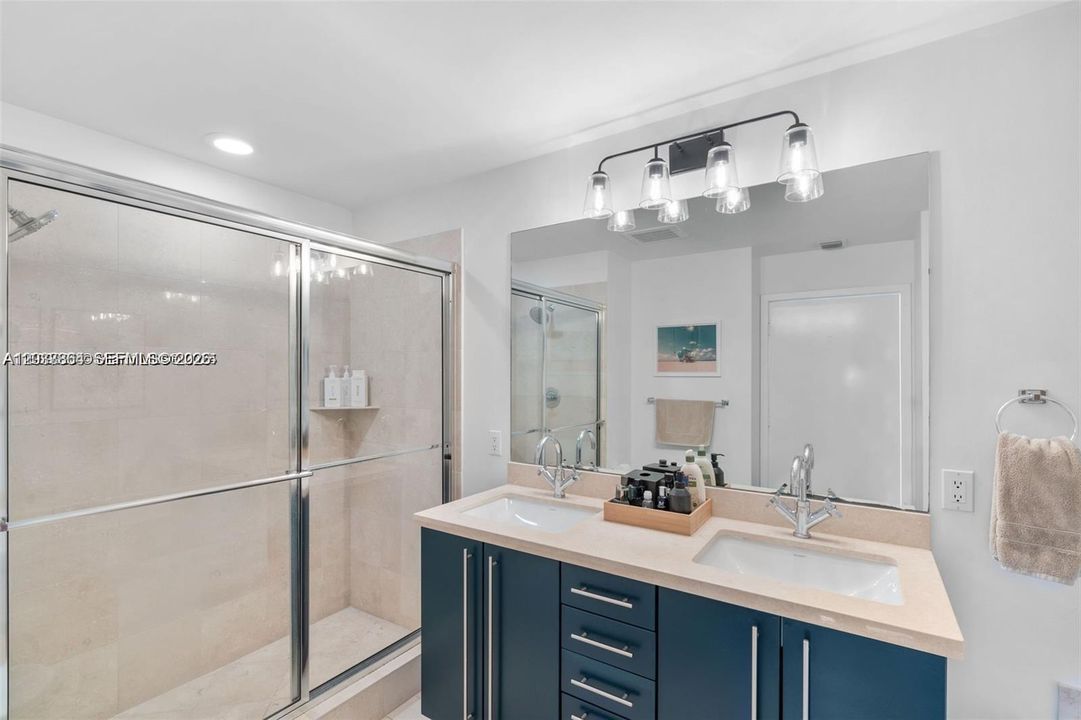 En Venta: $670,000 (2 camas, 2 baños, 1013 Pies cuadrados)