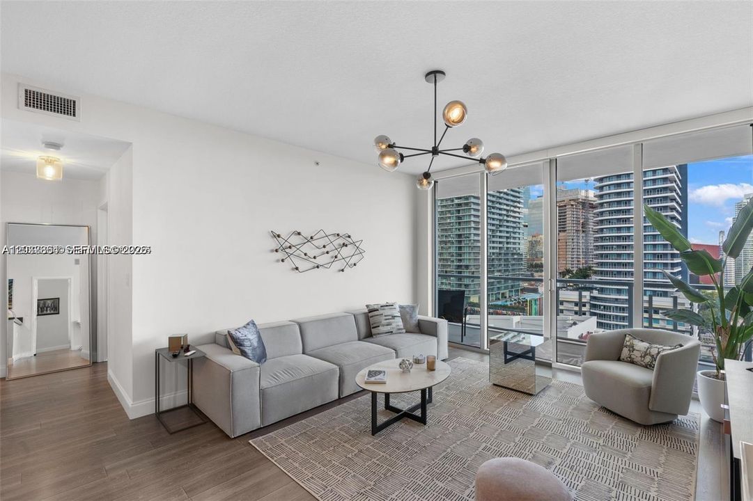 En Venta: $670,000 (2 camas, 2 baños, 1013 Pies cuadrados)