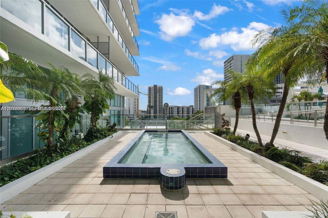 En Venta: $670,000 (2 camas, 2 baños, 1013 Pies cuadrados)
