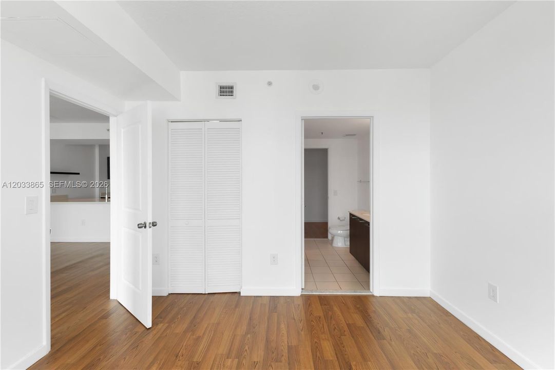 For Rent: $3,900 (2 beds, 2 baths, 1077 Square Feet)
