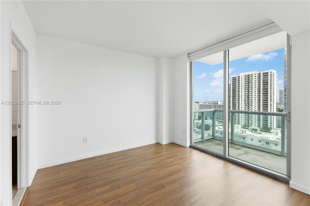 For Rent: $3,900 (2 beds, 2 baths, 1077 Square Feet)