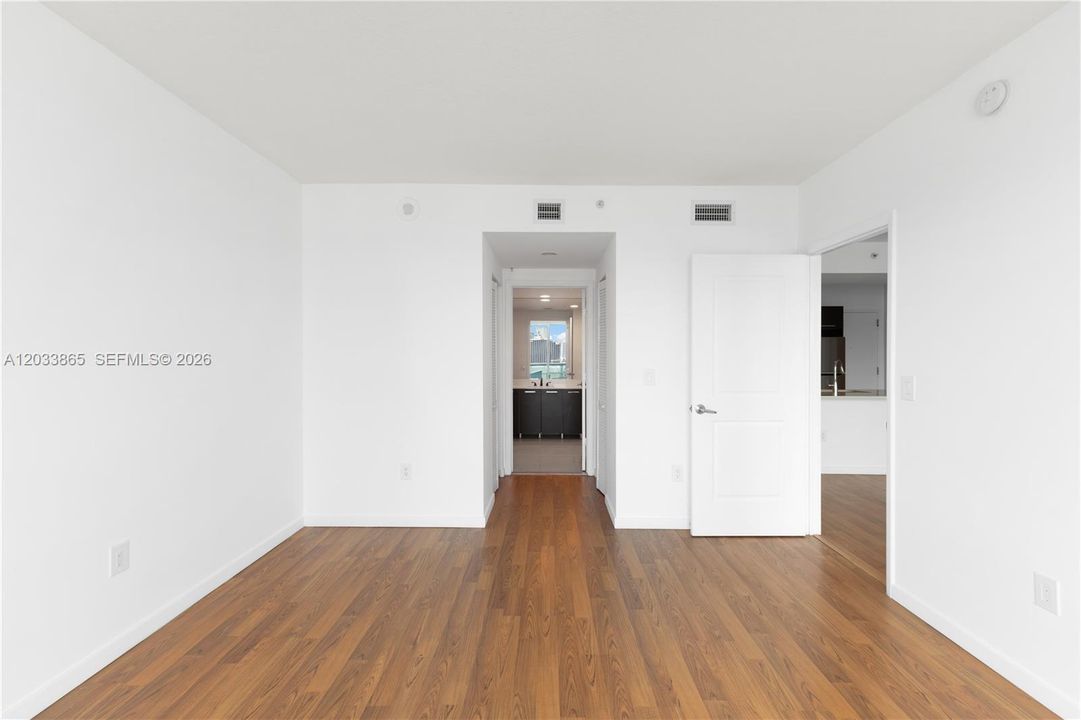 For Rent: $3,900 (2 beds, 2 baths, 1077 Square Feet)