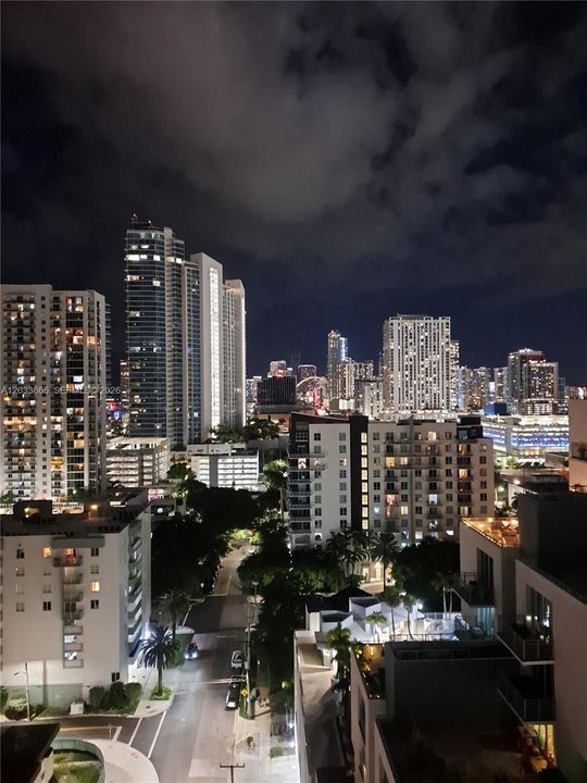 For Rent: $3,900 (2 beds, 2 baths, 1077 Square Feet)
