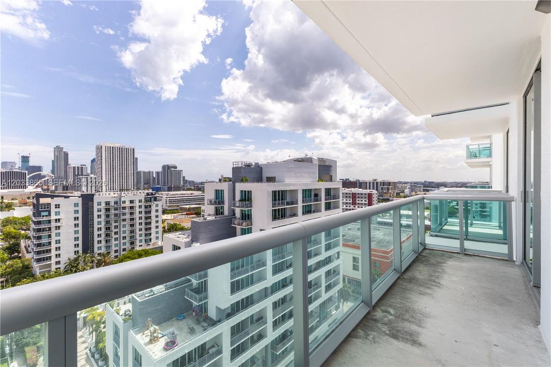 For Rent: $3,900 (2 beds, 2 baths, 1077 Square Feet)