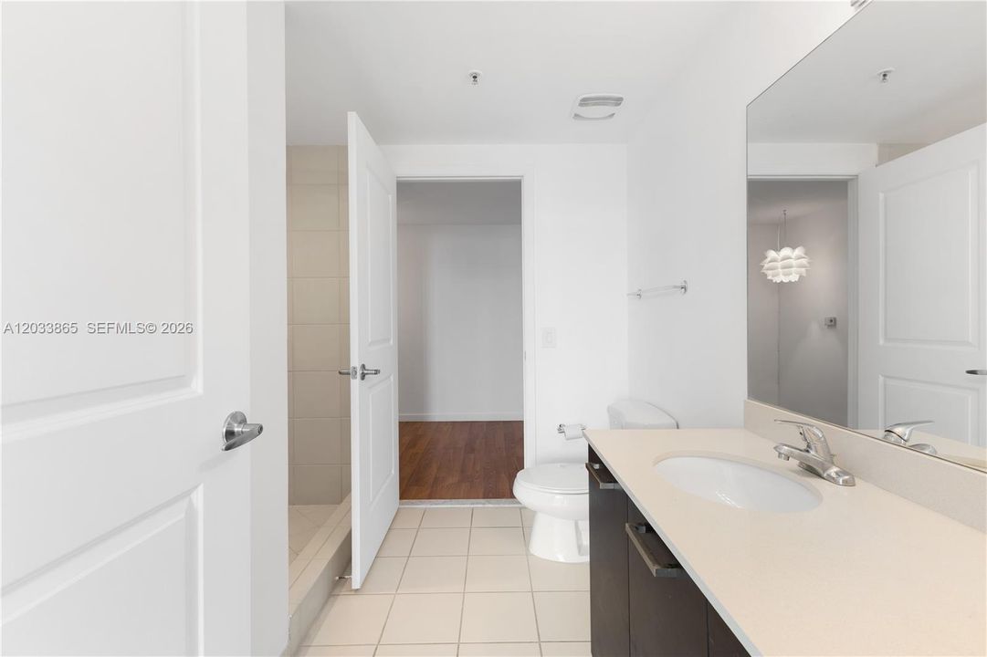 For Rent: $3,900 (2 beds, 2 baths, 1077 Square Feet)