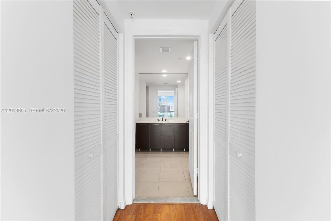 For Rent: $3,900 (2 beds, 2 baths, 1077 Square Feet)