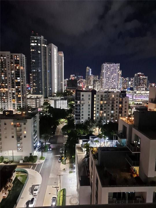 For Rent: $3,900 (2 beds, 2 baths, 1077 Square Feet)