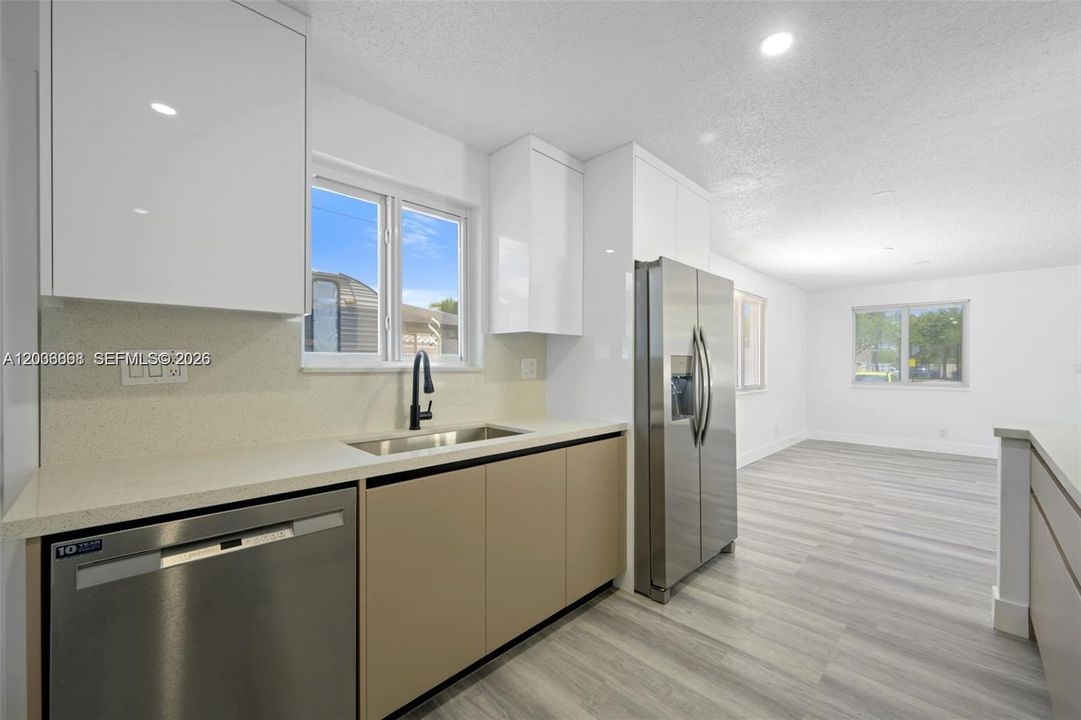 For Rent: $3,800 (3 beds, 2 baths, 1300 Square Feet)