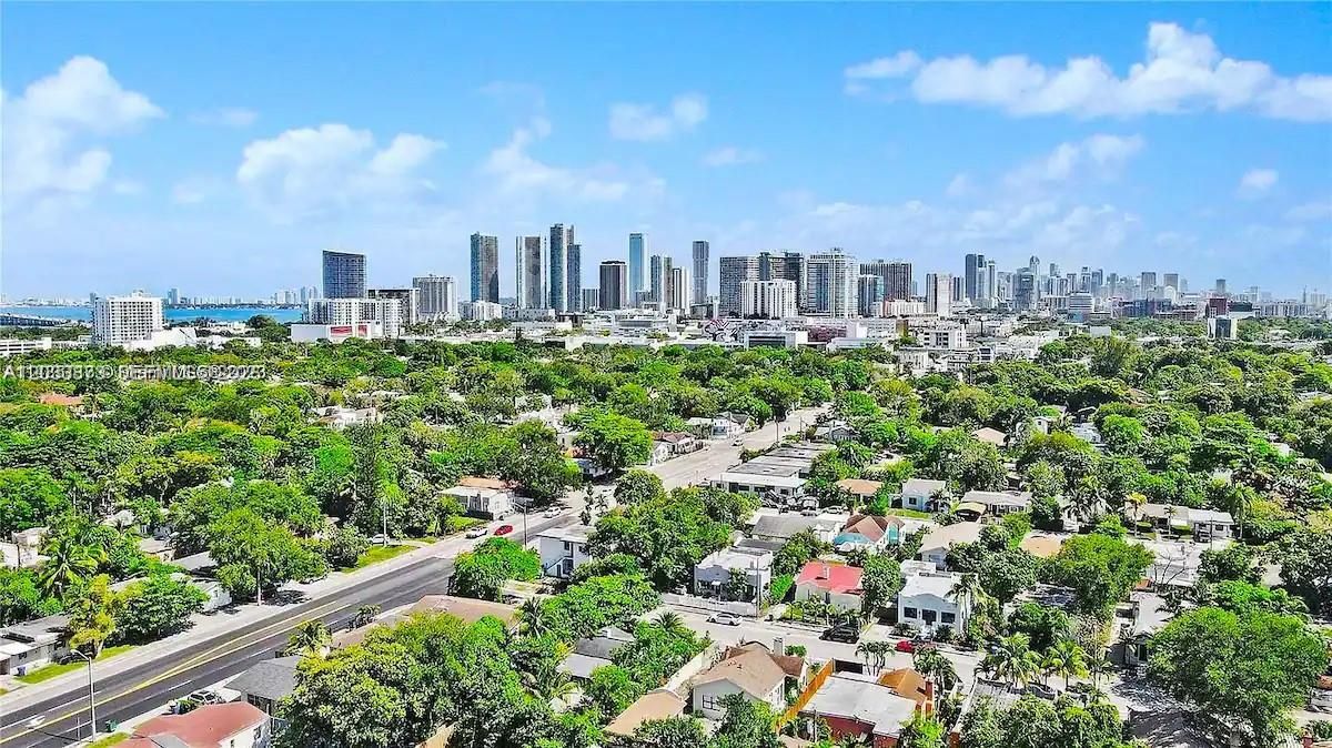 For Rent: $5,995 (3 beds, 2 baths, 1537 Square Feet)