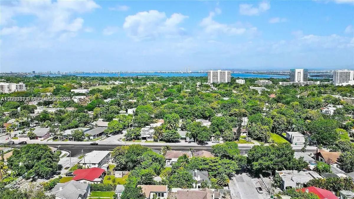 For Rent: $5,995 (3 beds, 2 baths, 1537 Square Feet)