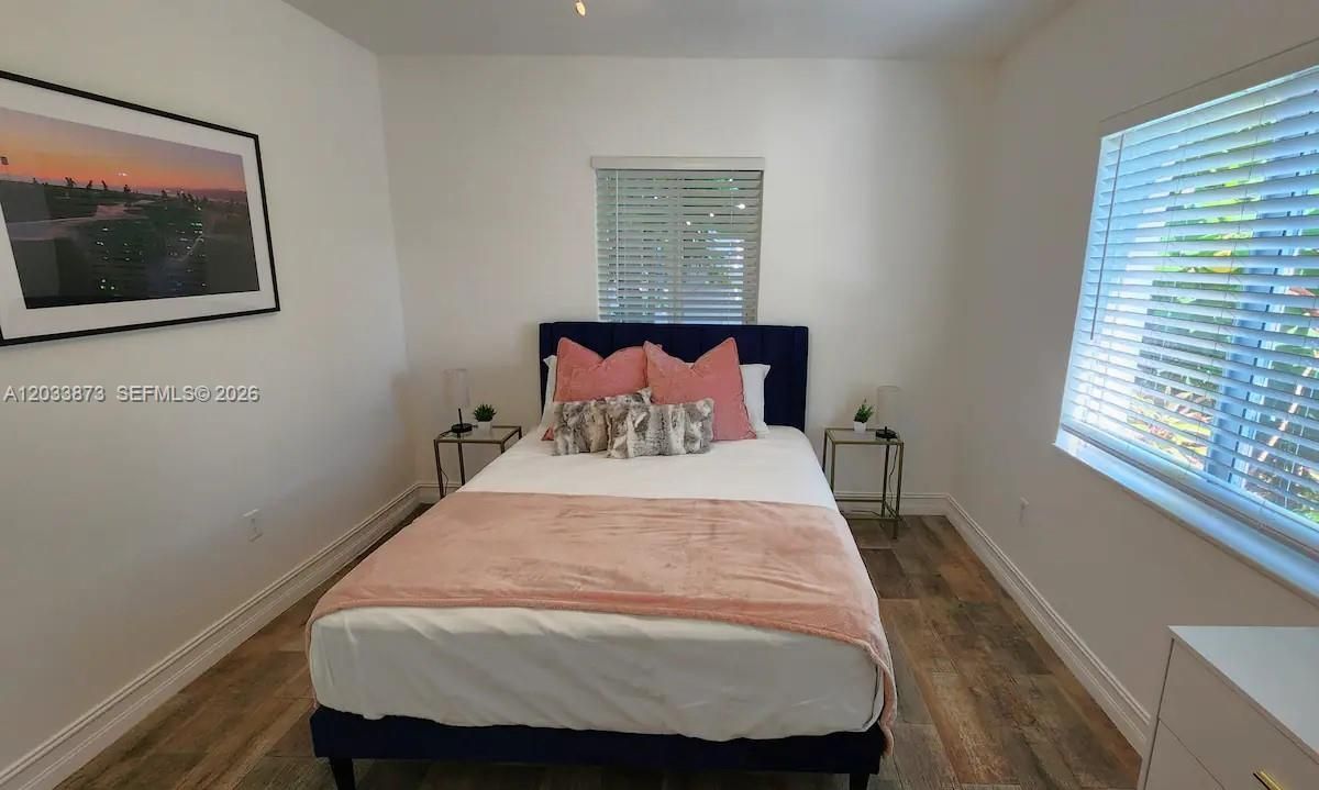 For Rent: $5,995 (3 beds, 2 baths, 1537 Square Feet)
