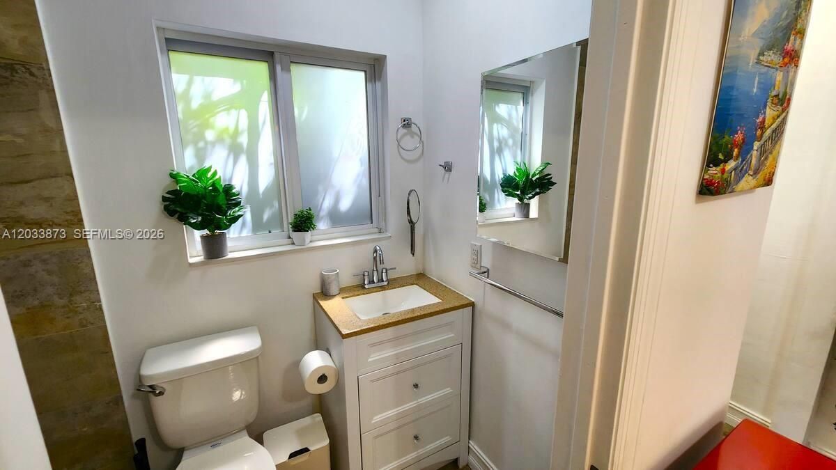 For Rent: $5,995 (3 beds, 2 baths, 1537 Square Feet)