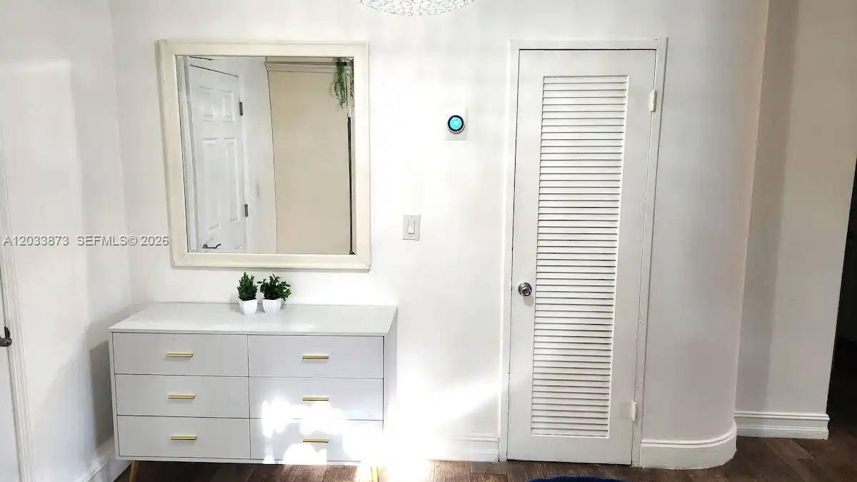 For Rent: $5,995 (3 beds, 2 baths, 1537 Square Feet)