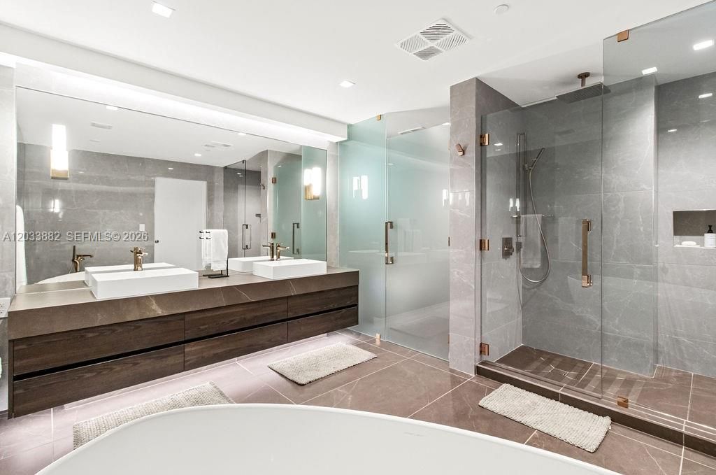 For Sale: $2,400,000 (2 beds, 2 baths, 1928 Square Feet)