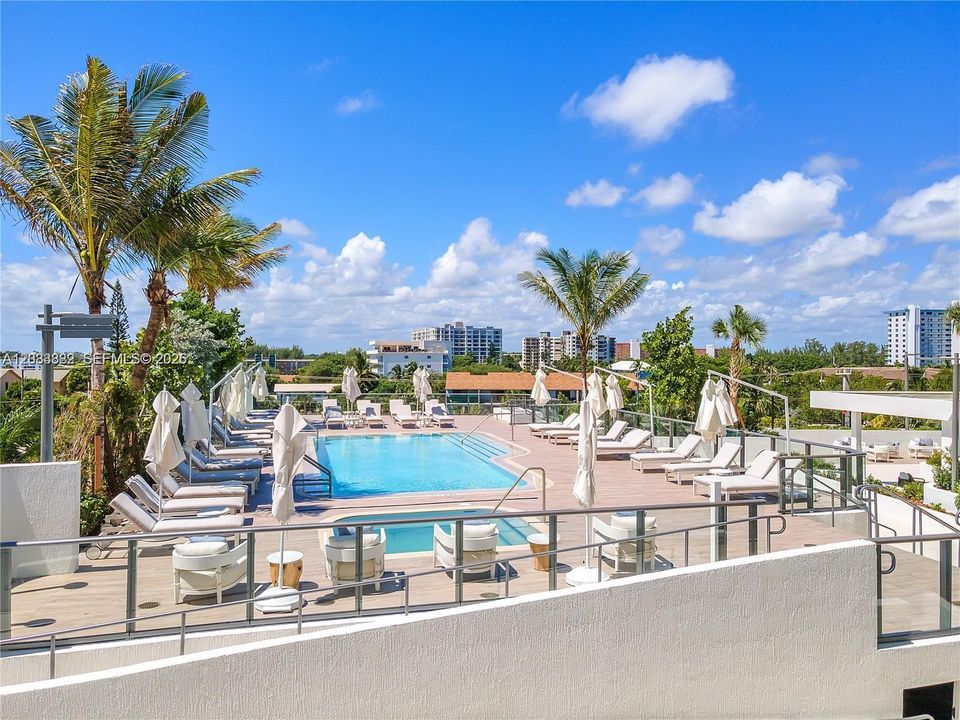 For Sale: $2,400,000 (2 beds, 2 baths, 1928 Square Feet)