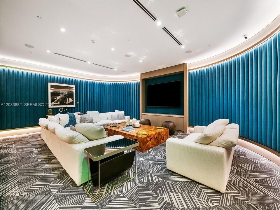 For Sale: $2,400,000 (2 beds, 2 baths, 1928 Square Feet)