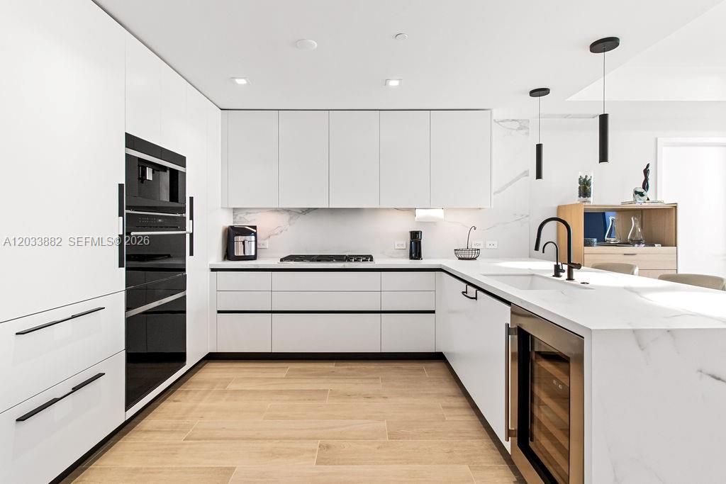 For Sale: $2,400,000 (2 beds, 2 baths, 1928 Square Feet)