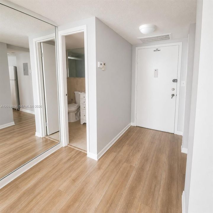 For Rent: $2,000 (1 beds, 1 baths, 875 Square Feet)