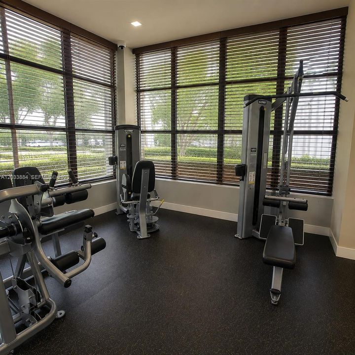 For Rent: $2,000 (1 beds, 1 baths, 875 Square Feet)
