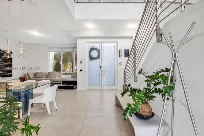 В аренду: $12,500 (5 спален, 5 ванн, 4628 Квадратных фут)