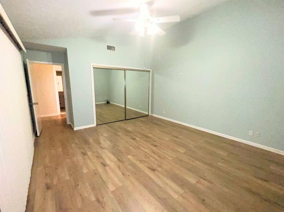 7382 Jamestown (20)