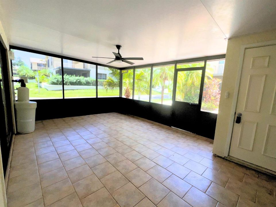7382 Jamestown (21)
