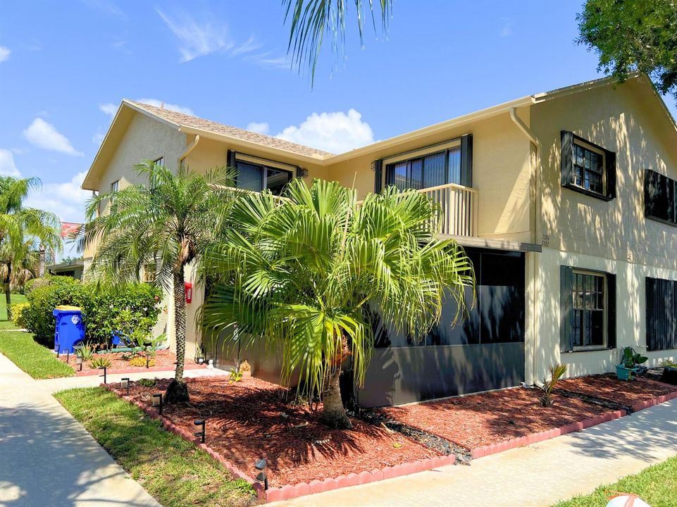 7382 Jamestown