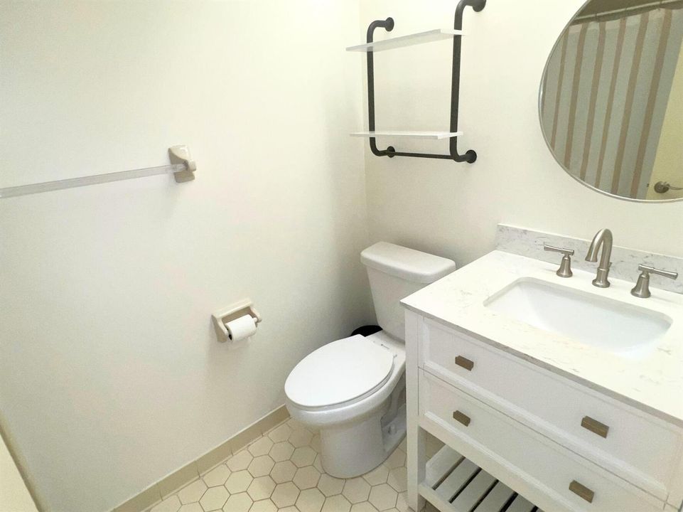 7382 Jamestown (10)