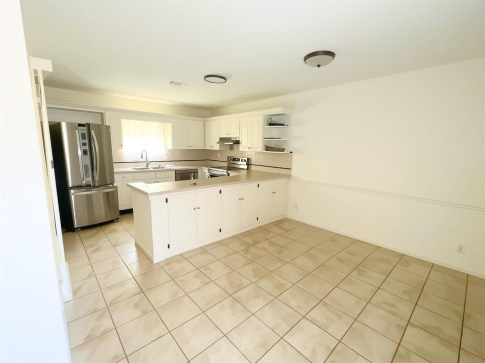 7382 Jamestown (8)
