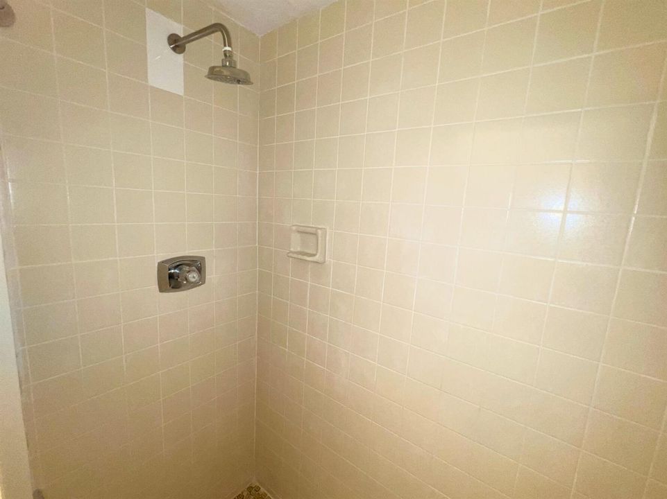 7382 Jamestown (12)