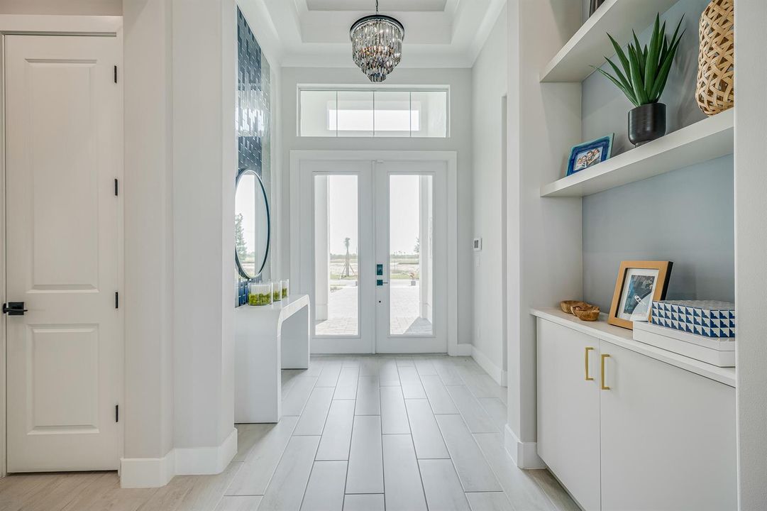 Foyer Sage Model 13952 Belterra Drive