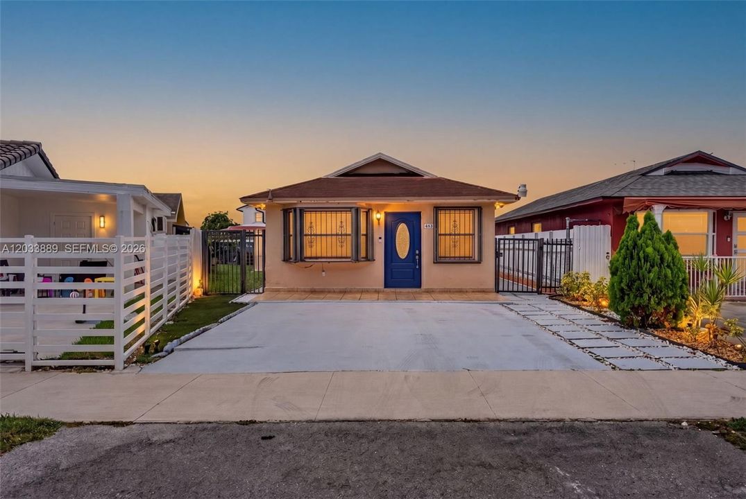 For Sale: $475,000 (3 beds, 2 baths, 1000 Square Feet)
