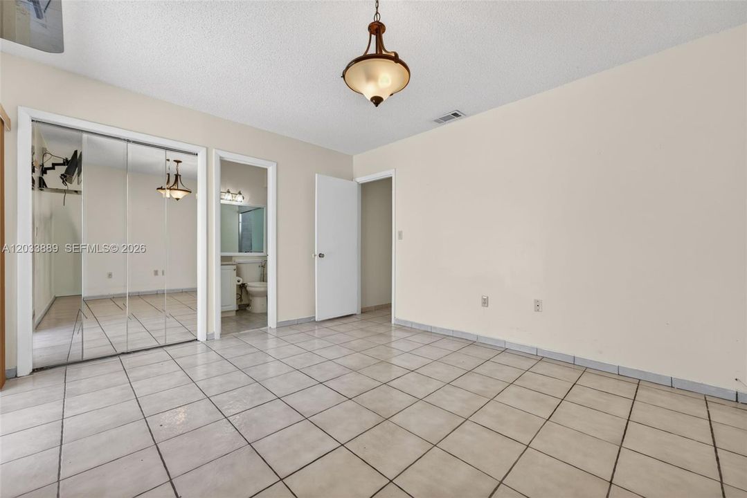 For Sale: $475,000 (3 beds, 2 baths, 1000 Square Feet)